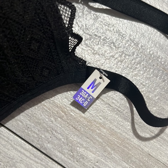 VS black racerback bra - Picture 2 of 6